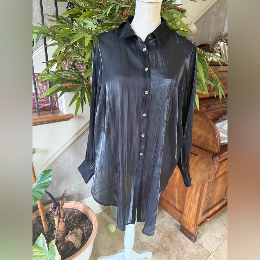 Vince Camuto, ladies, black long sleeve satin top size one X excellent condition - Picture 5 of 16